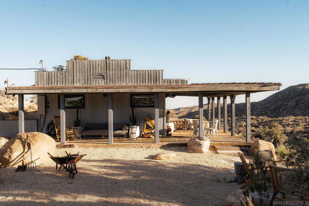 48311 Burns Canyon Rd, Pioneertown, CA 92268