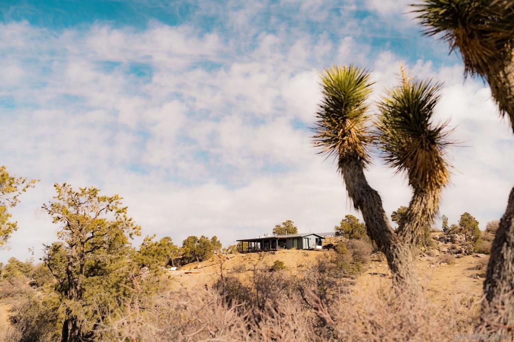 48311 Burns Canyon Rd, Pioneertown, CA 92268