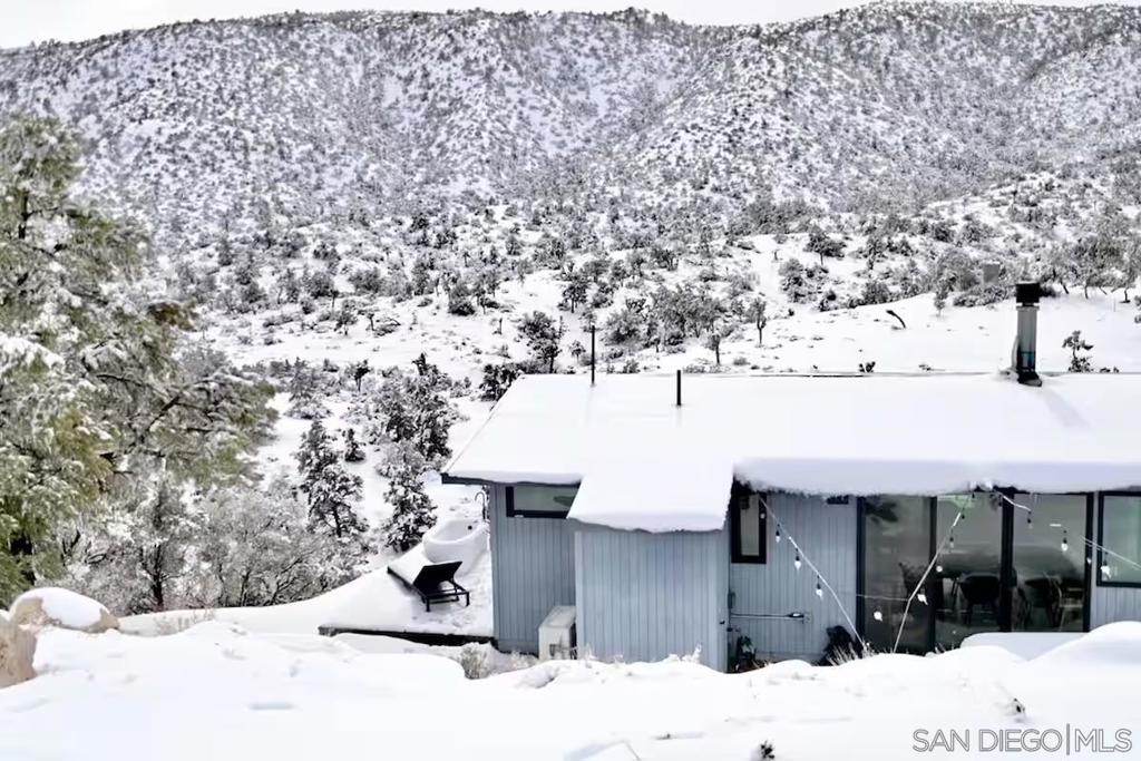 48311 Burns Canyon Rd, Pioneertown, CA 92268