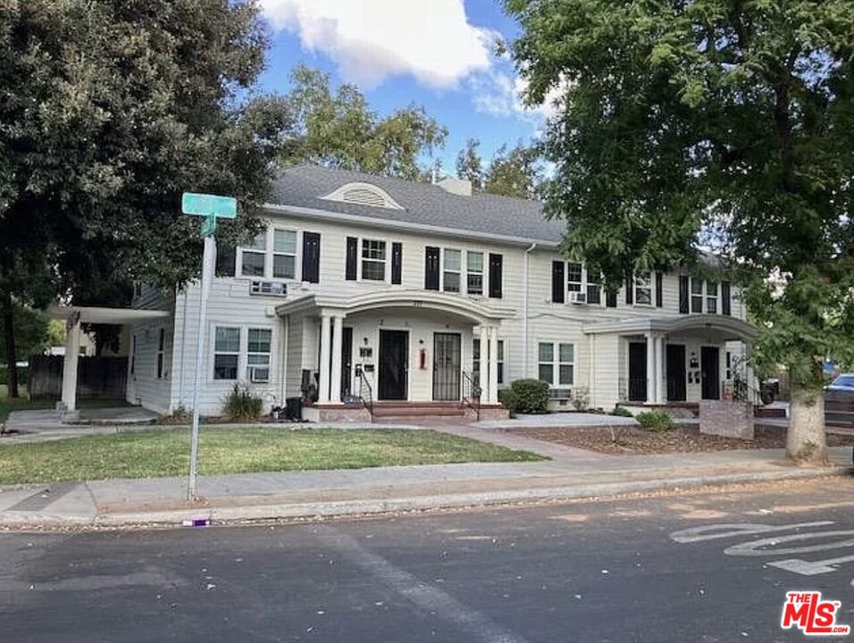 203 Jones St, Modesto, CA 95354