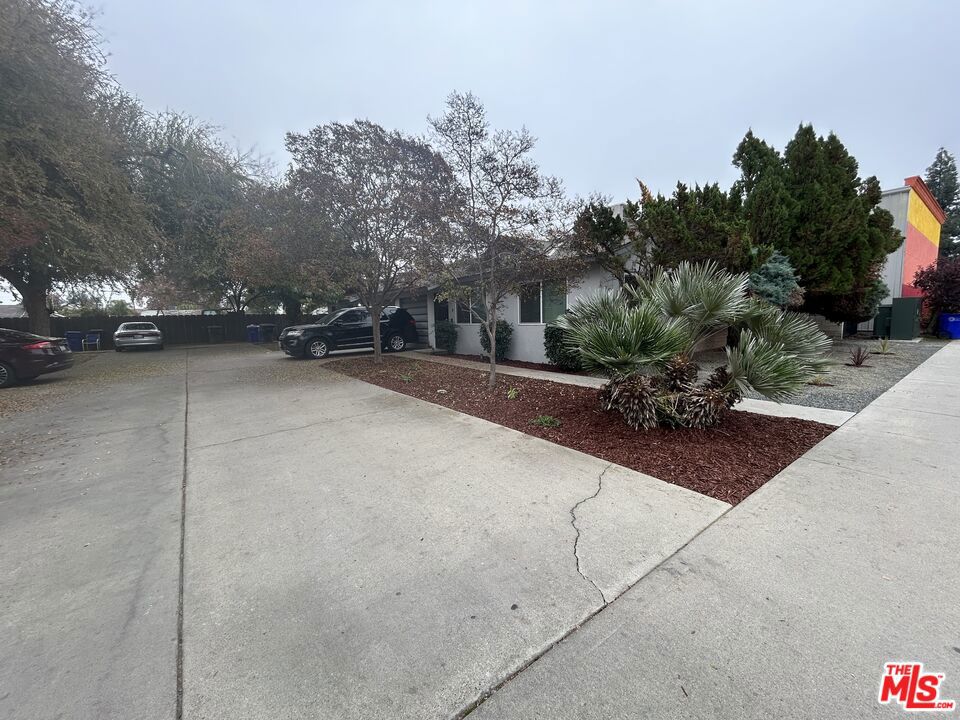 36 N G St, Porterville, CA 93257