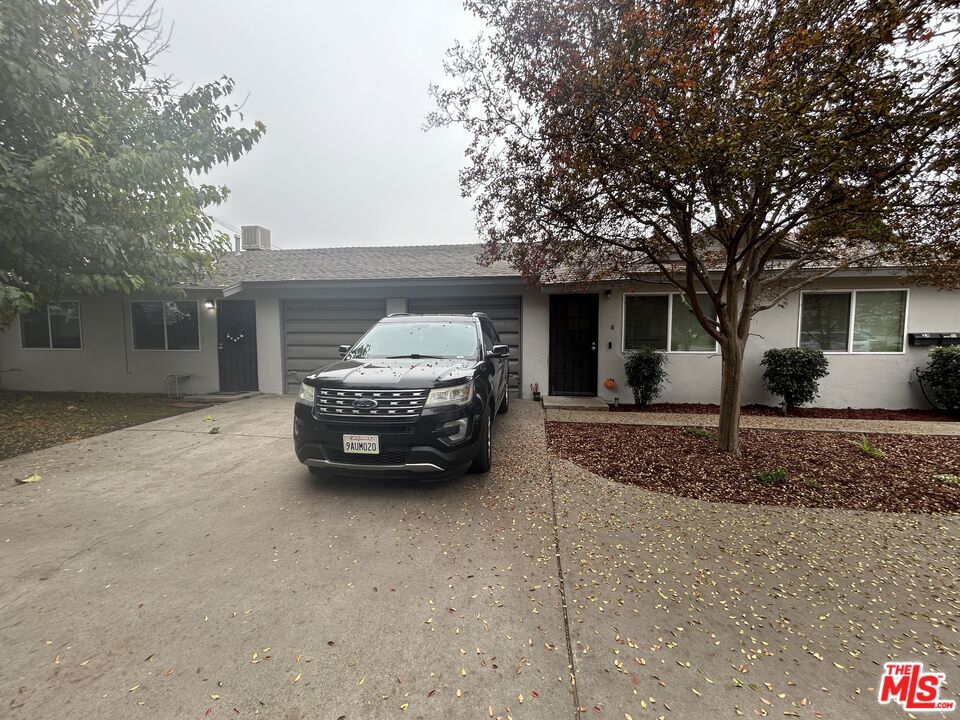 36 N G St, Porterville, CA 93257