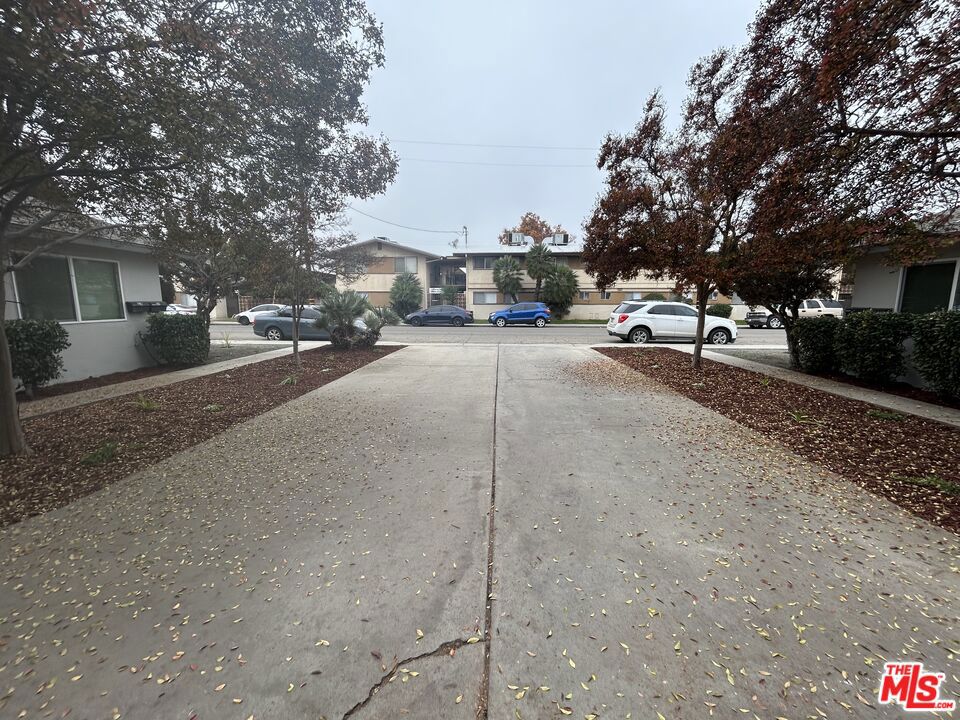 36 N G St, Porterville, CA 93257