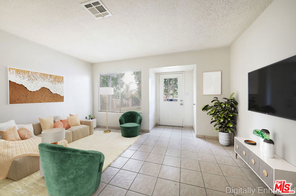 1040 Iris St, Wasco, CA 93280