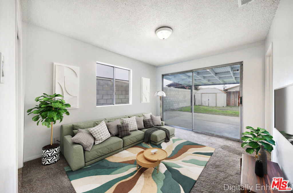 1040 Iris St, Wasco, CA 93280