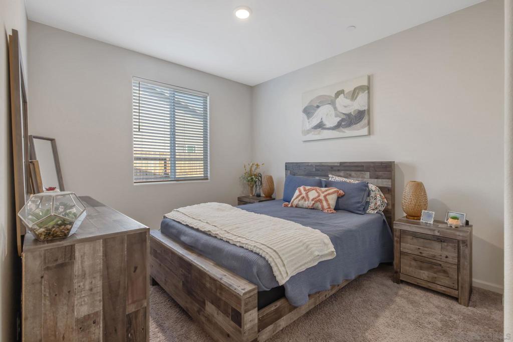 495 Pearl Dr, Lemoore, CA 93245