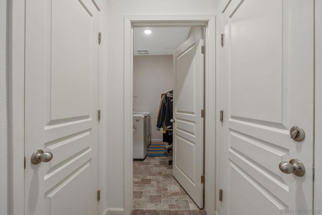 495 Pearl Dr, Lemoore, CA 93245