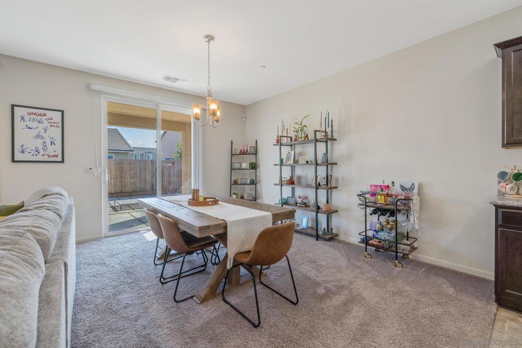 495 Pearl Dr, Lemoore, CA 93245