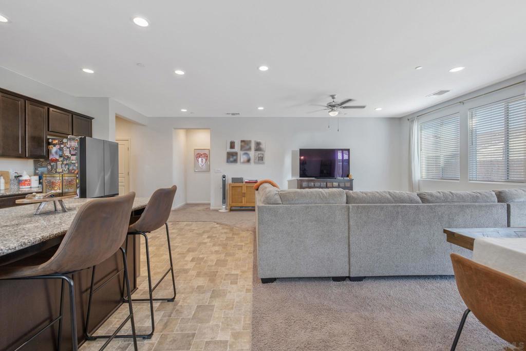 495 Pearl Dr, Lemoore, CA 93245