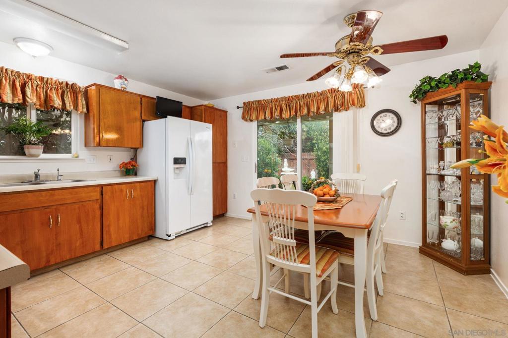 23663 Las Palmas Ave, Madera, CA 93637