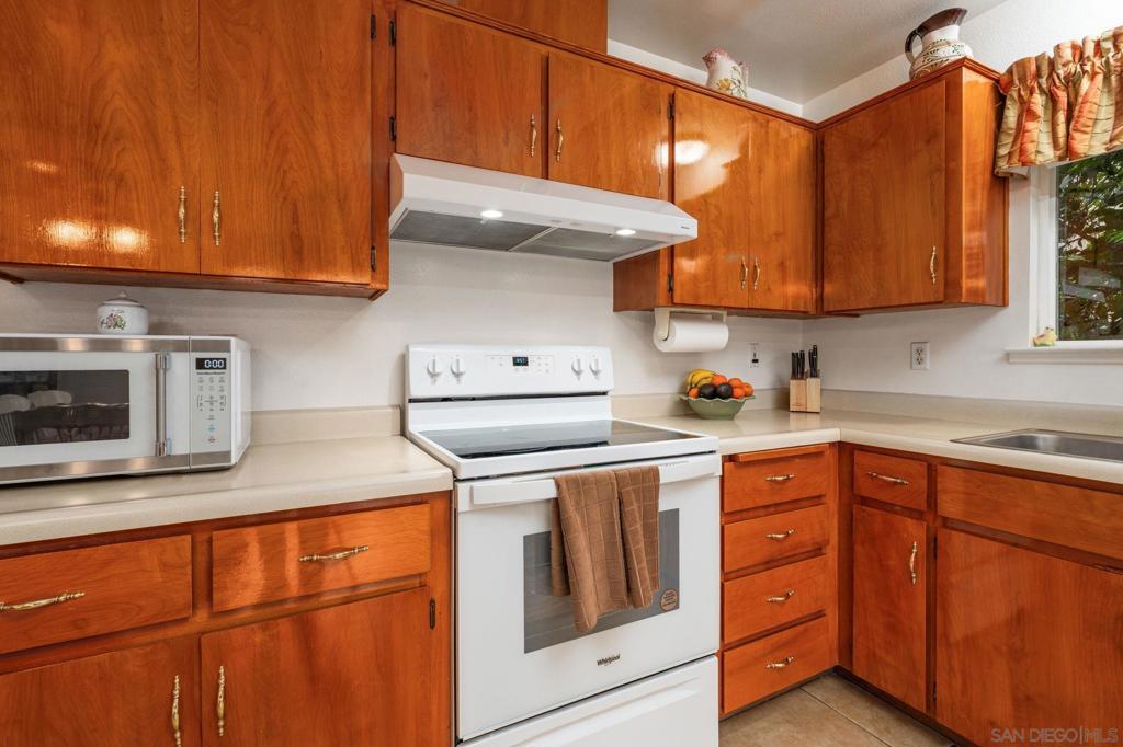 23663 Las Palmas Ave, Madera, CA 93637