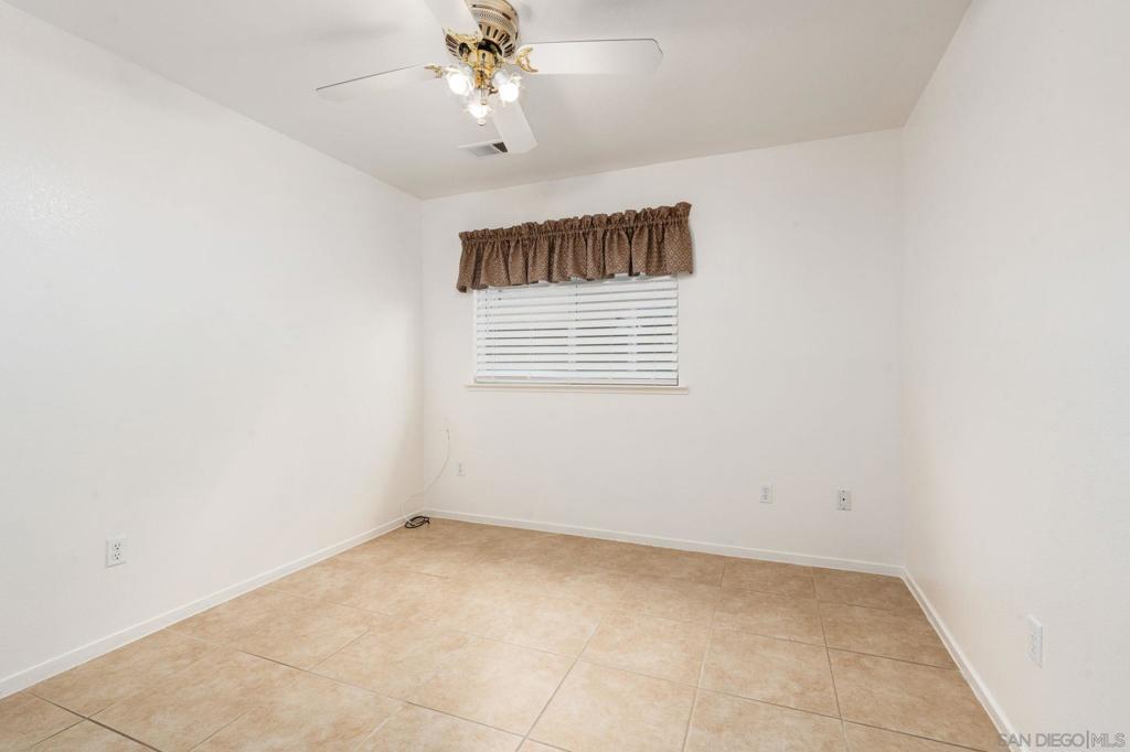 23663 Las Palmas Ave, Madera, CA 93637