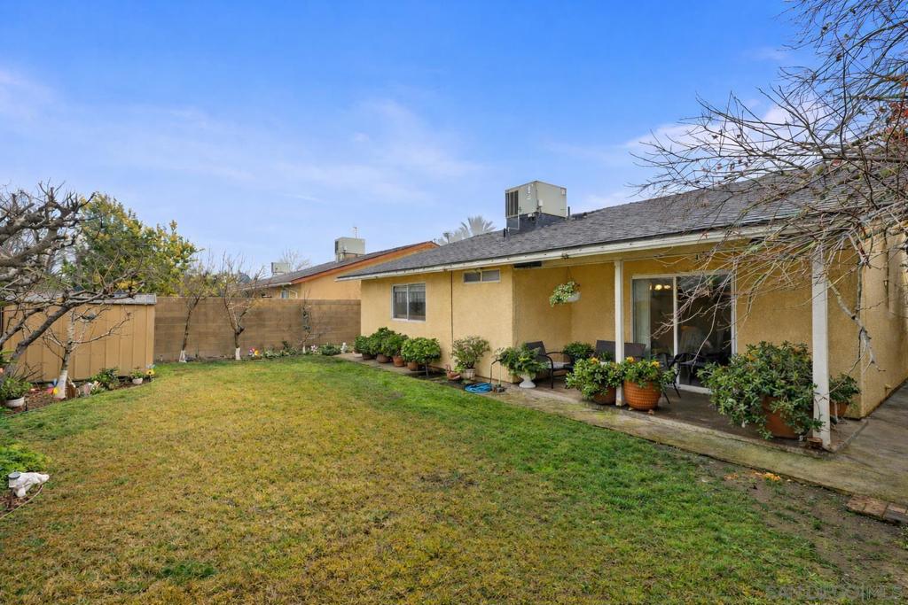 23663 Las Palmas Ave, Madera, CA 93637