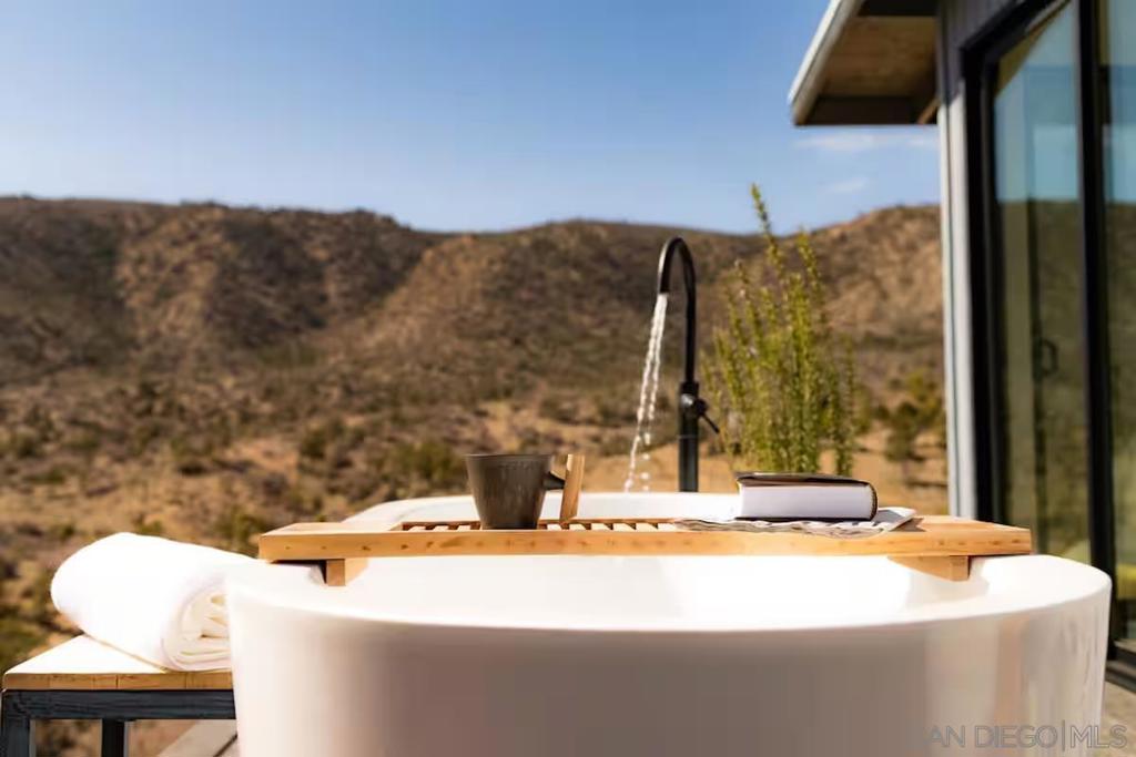 48311 Burns Canyon Rd, Pioneertown, CA 92268
