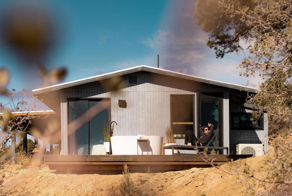 48311 Burns Canyon Rd, Pioneertown, CA 92268