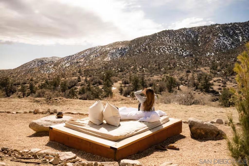 48311 Burns Canyon Rd, Pioneertown, CA 92268