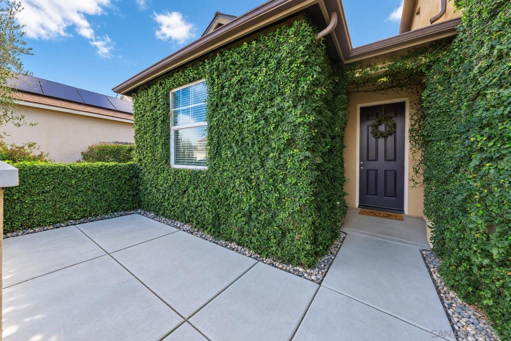 1119 W Muir Way, Hanford, CA 93230
