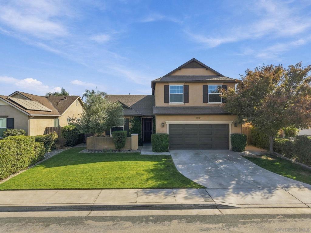 1119 W Muir Way, Hanford, CA 93230