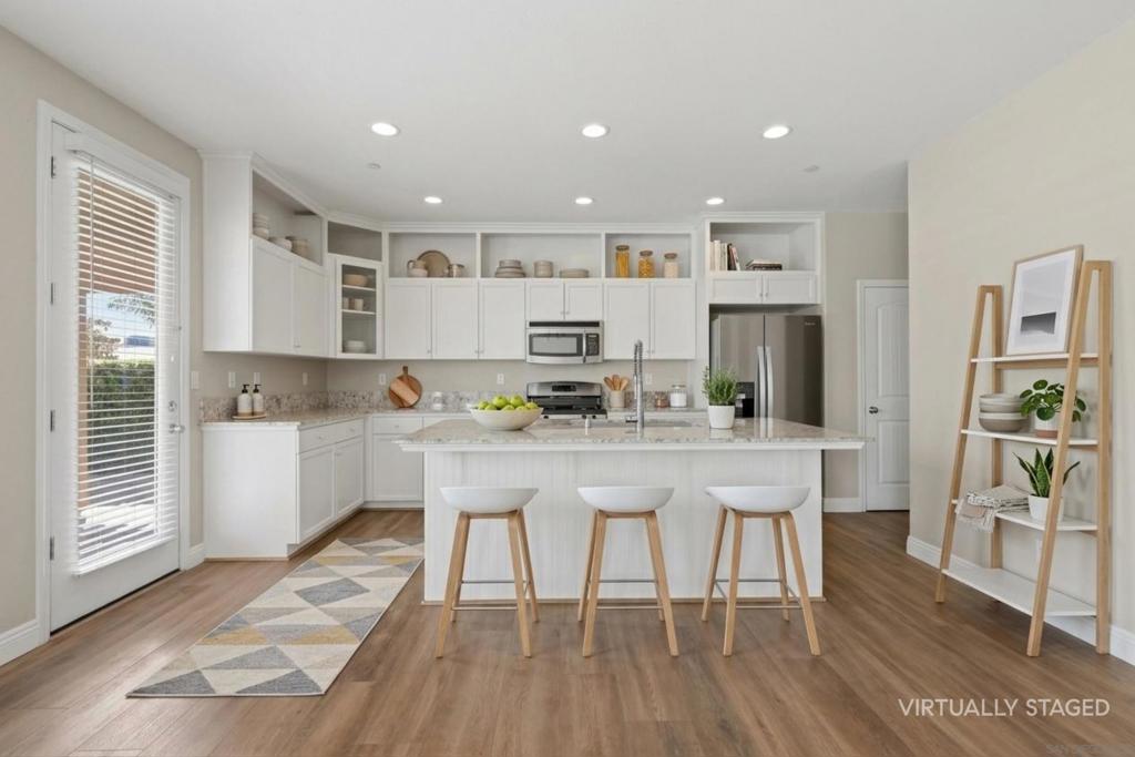 1119 W Muir Way, Hanford, CA 93230
