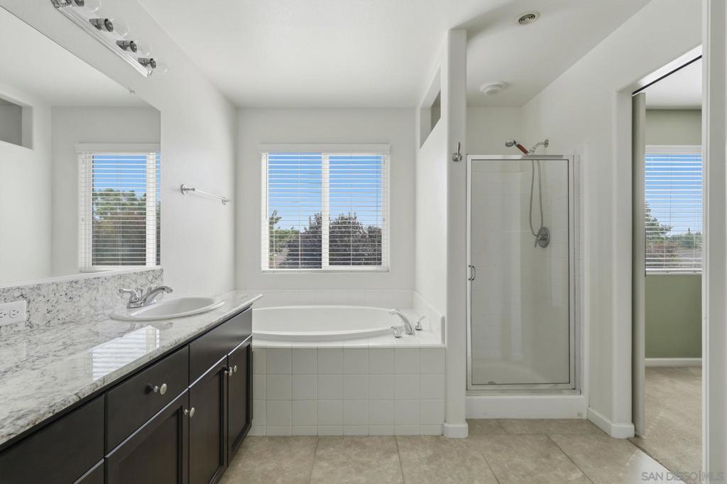 1119 W Muir Way, Hanford, CA 93230