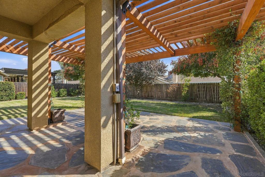 1119 W Muir Way, Hanford, CA 93230