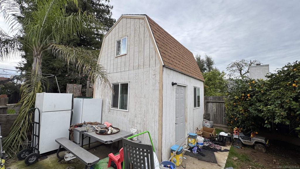 3642 W Redlands Ave, Fresno, CA 93722