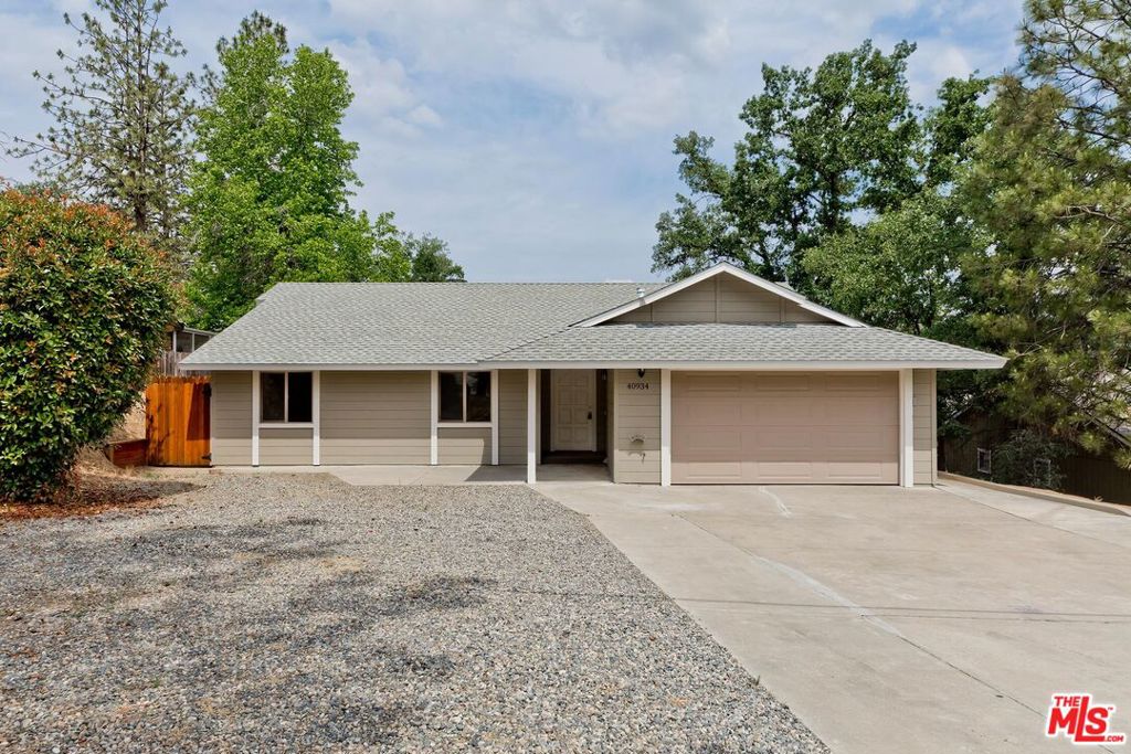 40934 Elliott Dr, Oakhurst, CA 93644