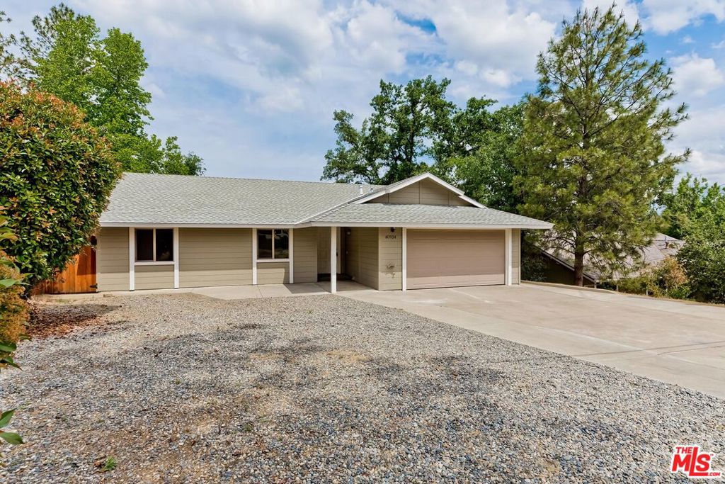 40934 Elliott Dr, Oakhurst, CA 93644