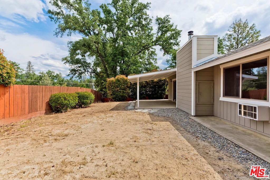 40934 Elliott Dr, Oakhurst, CA 93644