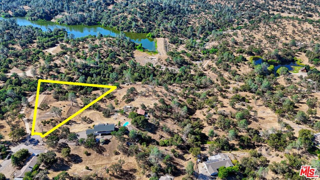 1758 Long Hollow Ln, Coarsegold, CA 93614