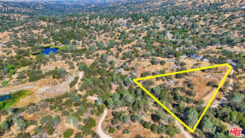 1758 Long Hollow Ln, Coarsegold, CA 93614
