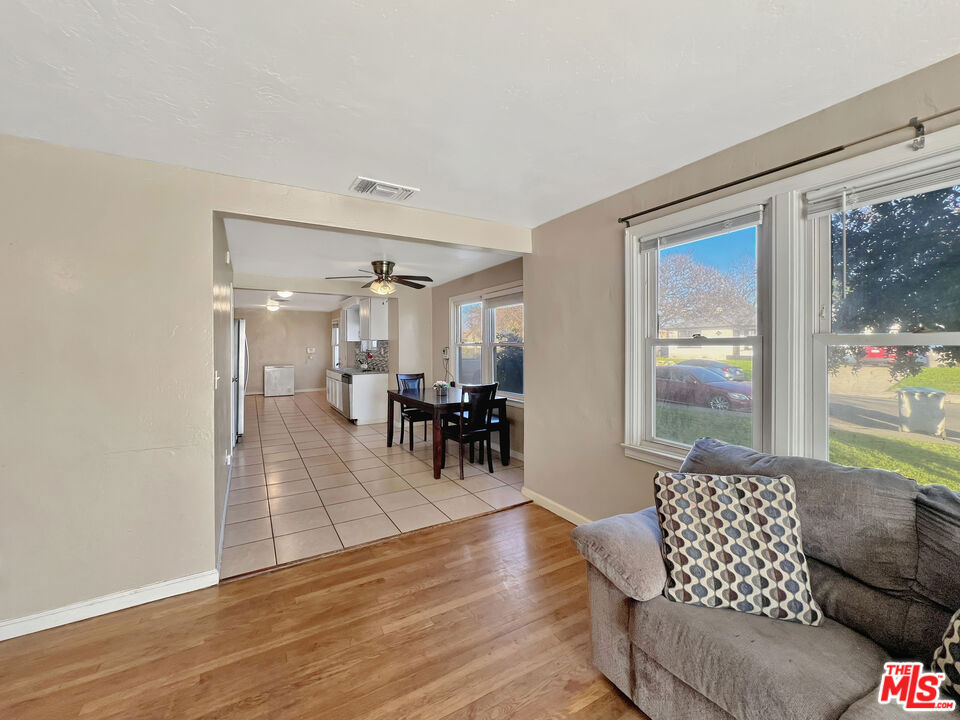 3493 E Joyce Dr, Fresno, CA 93703