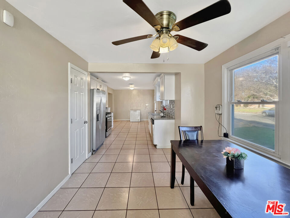 3493 E Joyce Dr, Fresno, CA 93703