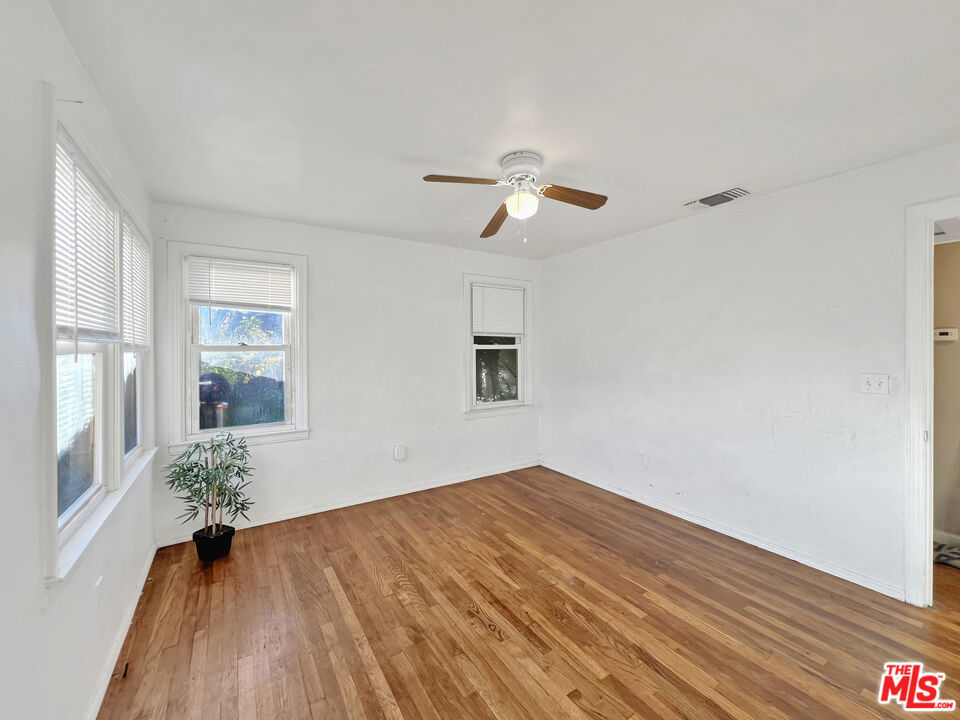 3493 E Joyce Dr, Fresno, CA 93703