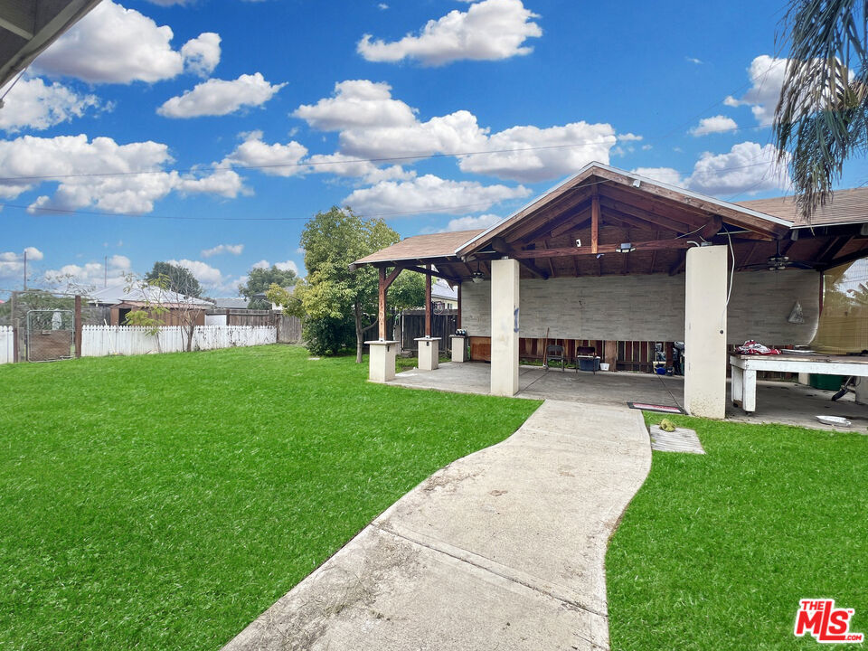 3493 E Joyce Dr, Fresno, CA 93703