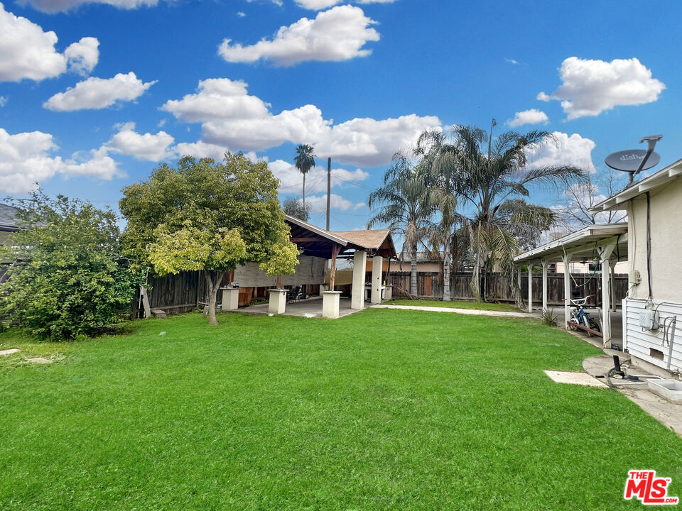 3493 E Joyce Dr, Fresno, CA 93703