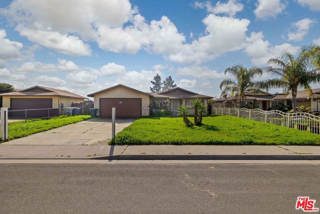 1112 Valencia Ave, Delano, CA 93215