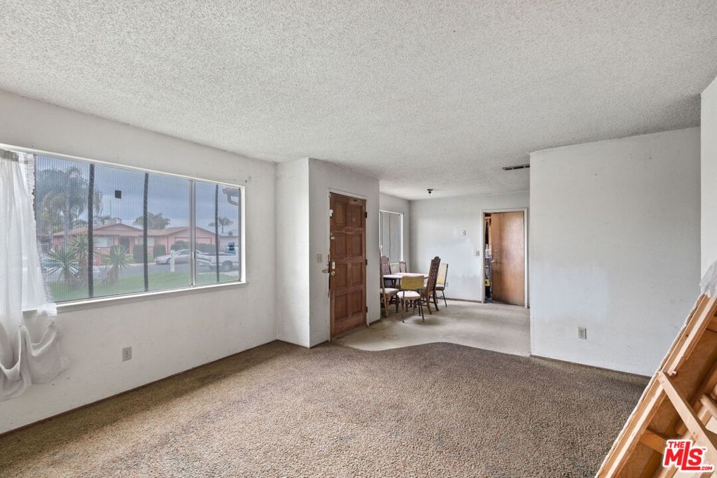 1112 Valencia Ave, Delano, CA 93215