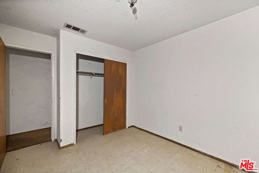 1112 Valencia Ave, Delano, CA 93215