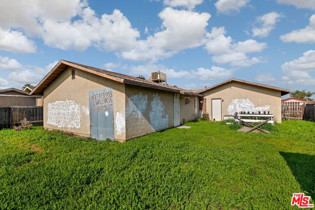 1112 Valencia Ave, Delano, CA 93215