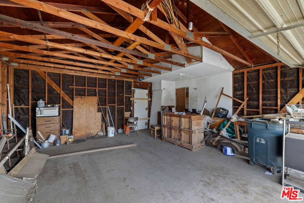 1112 Valencia Ave, Delano, CA 93215