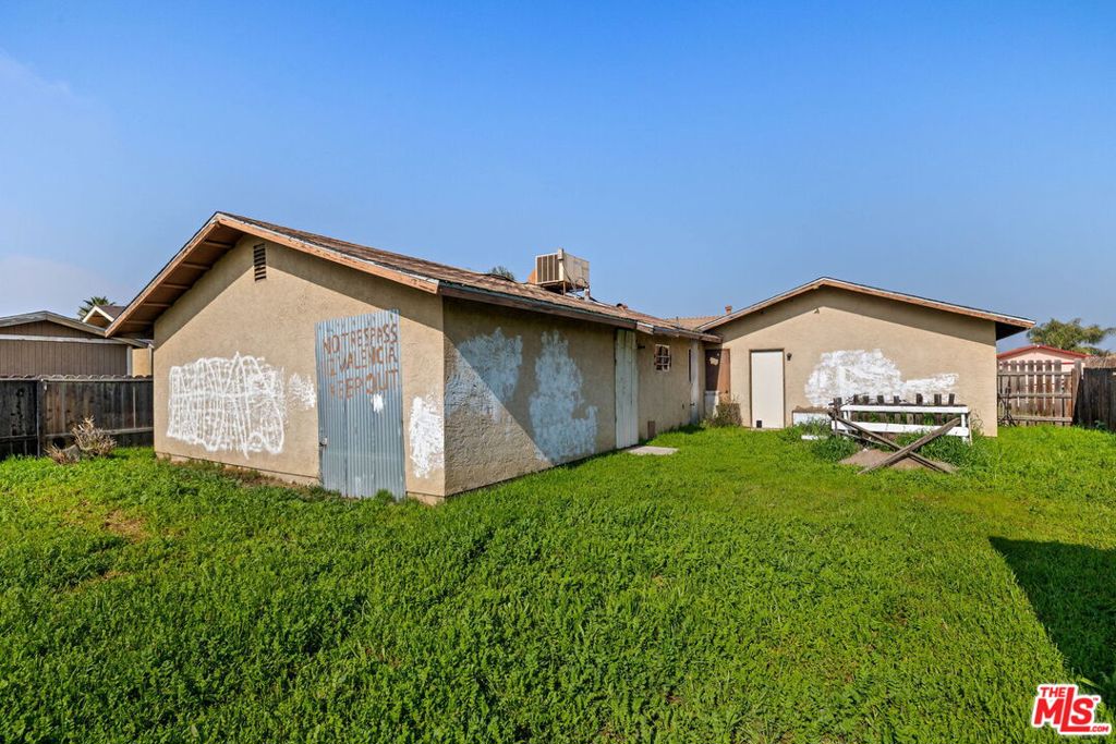 1112 Valencia Ave, Delano, CA 93215