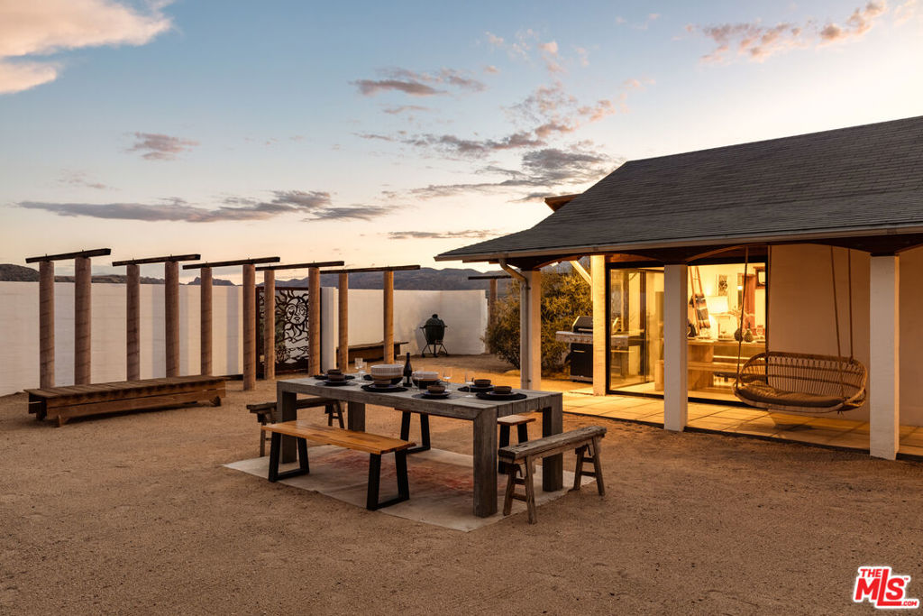 53252 Pipes Canyon Rd, Pioneertown, CA 92268