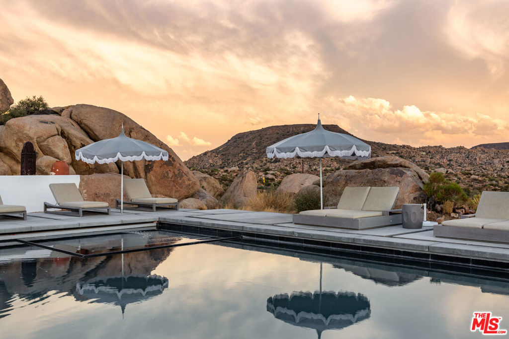 53252 Pipes Canyon Rd, Pioneertown, CA 92268