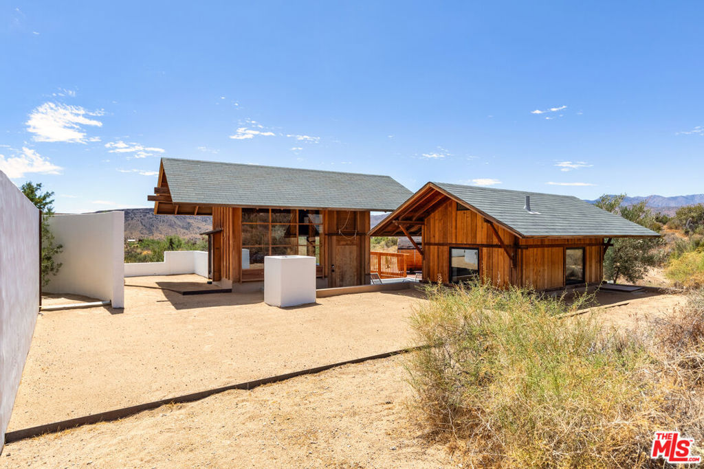 53252 Pipes Canyon Rd, Pioneertown, CA 92268