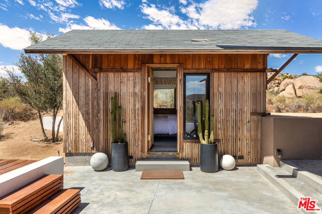 53252 Pipes Canyon Rd, Pioneertown, CA 92268