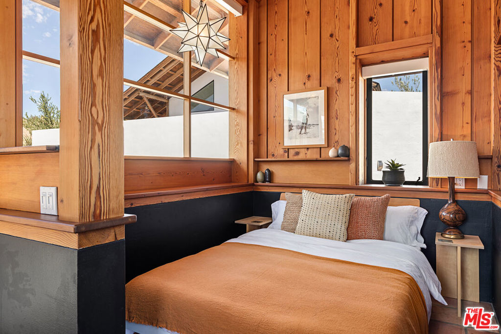 53252 Pipes Canyon Rd, Pioneertown, CA 92268