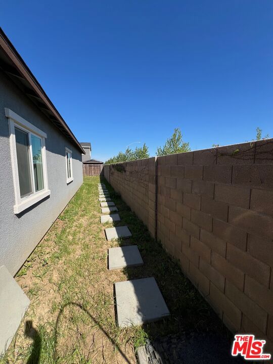 935 Northwich Ln, Patterson, CA 95363