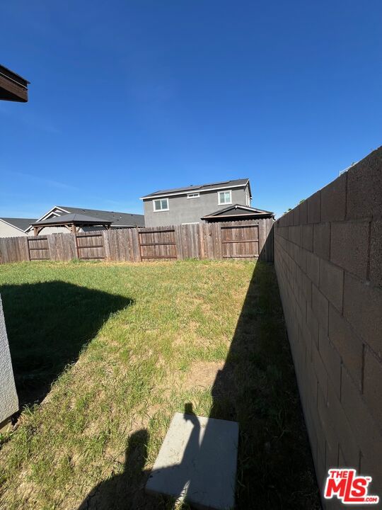935 Northwich Ln, Patterson, CA 95363