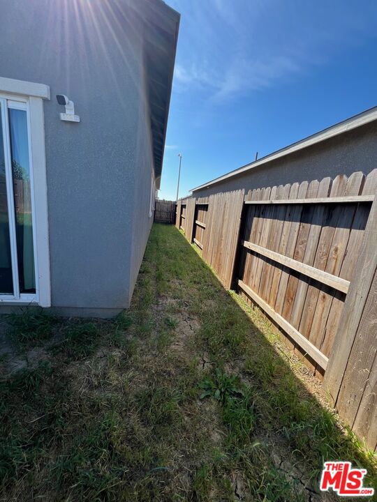 935 Northwich Ln, Patterson, CA 95363